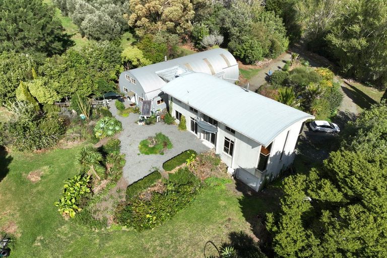 Photo of property in 257 Metcalfe Road, Matakohe, 0593