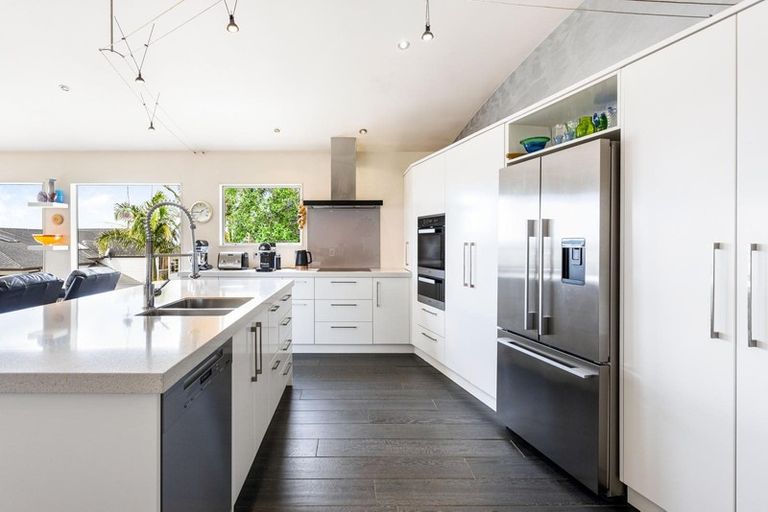 Photo of property in 44a Spinnaker Drive, Te Atatu Peninsula, Auckland, 0610