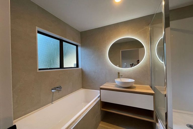 Photo of property in 1/16 Glen Vista Place, Bayview, Auckland, 0629