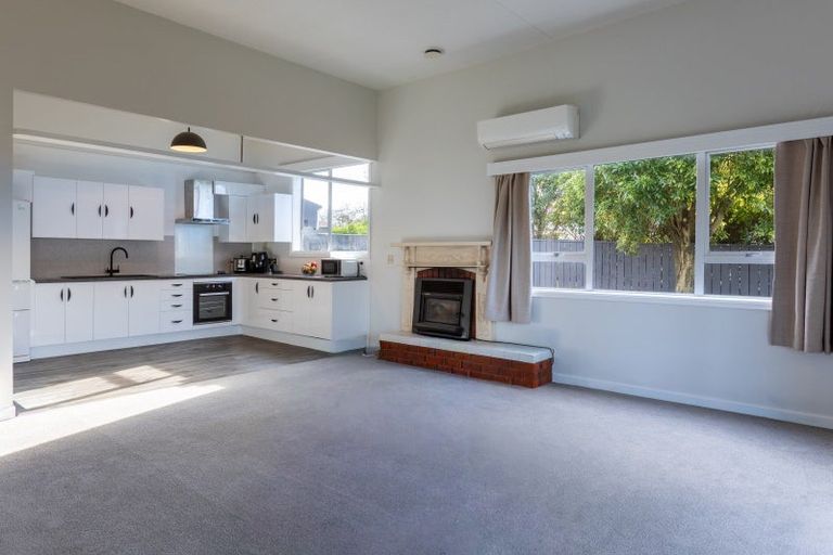 Photo of property in 37 Burgoyne Street, Woodville, 4920