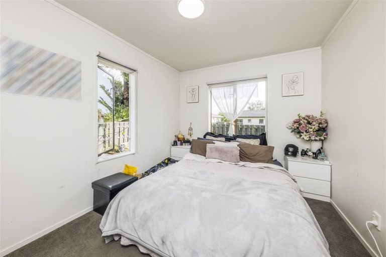 Photo of property in 16 Finlayson Avenue, Clendon Park, Auckland, 2103