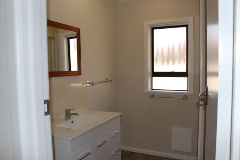 Photo of property in 29 Merton Crescent, Pirimai, Napier, 4112