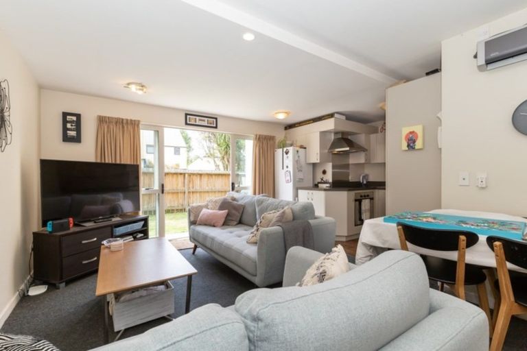 Photo of property in 4/30 Mathesons Road, Phillipstown, Christchurch, 8011