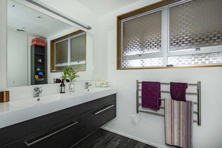 Photo of property in 30 Fairway Drive, Te Kamo, Whangarei, 0112