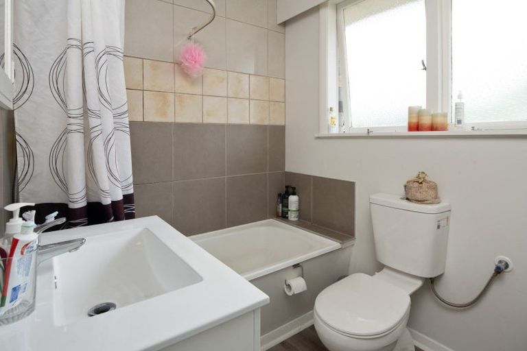 Photo of property in Claredon Court, 46b York Street, Picton, 7220