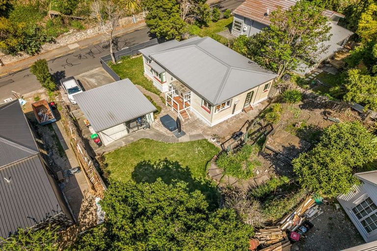 Photo of property in 32 Coote Road, Bluff Hill, Napier, 4110