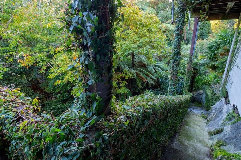 Photo of property in 28 Carrington Street, New Plymouth, 4310