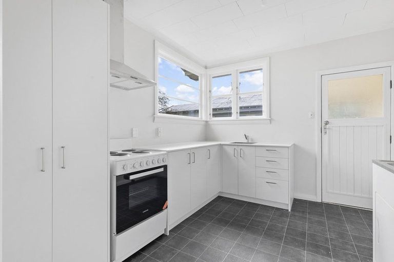 Photo of property in 3/5 Ward Street, Palmerston North, 4410