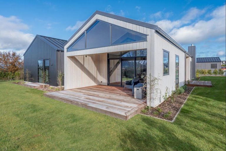 Photo of property in 8 Sorrento Drive, Rangatira Park, Taupo, 3330
