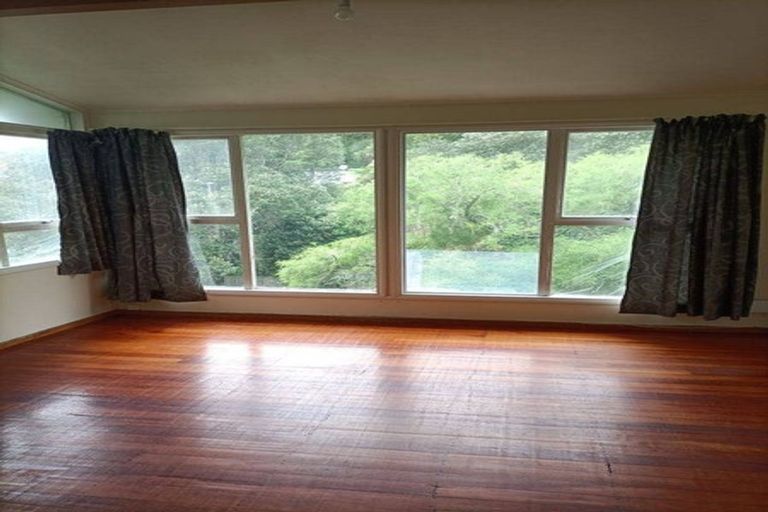 Photo of property in 42 Ngaio Road, Kelburn, Wellington, 6012