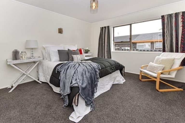 Photo of property in 1/3 Rapallo Place, Farm Cove, Auckland, 2012