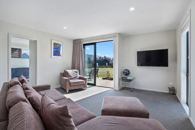 Photo of property in 9 Mount Creighton Crescent, Wanaka, 9305