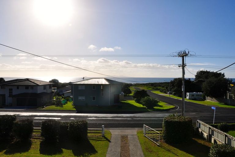 Photo of property in 184 Seaforth Road, Waihi Beach, 3611
