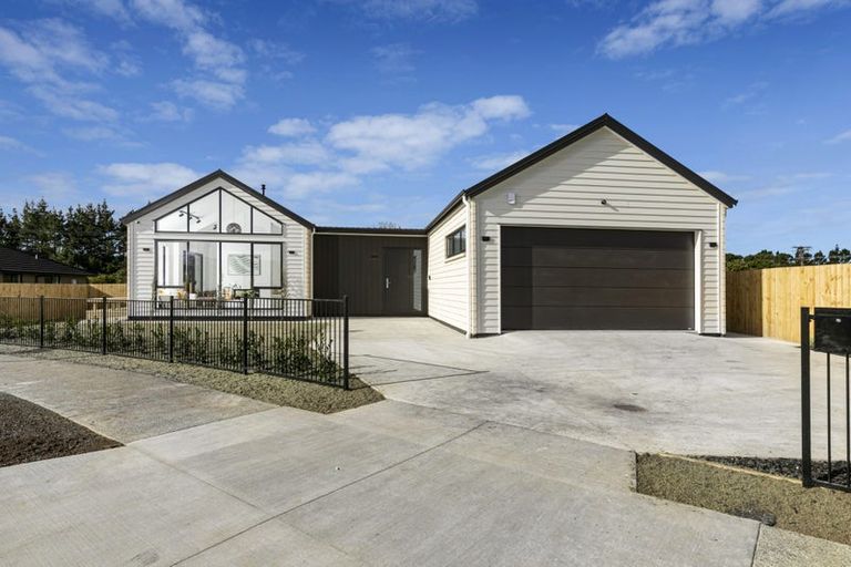 Photo of property in 6 Paihere Street, Huapai, Kumeu, 0810