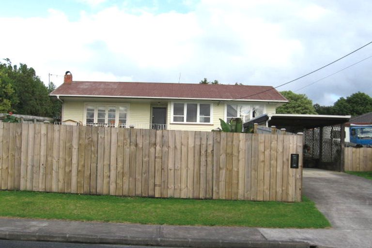 Photo of property in 1/71 Sylvan Crescent, Te Atatu South, Auckland, 0610