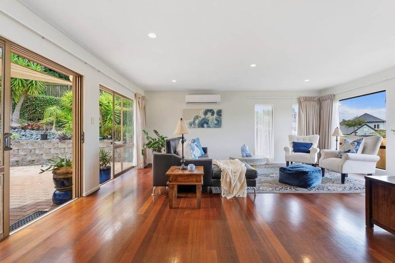 Photo of property in 5 Wisteria Way, Mairangi Bay, Auckland, 0630