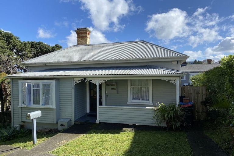 Photo of property in 25 Aitken Terrace, Kingsland, Auckland, 1021