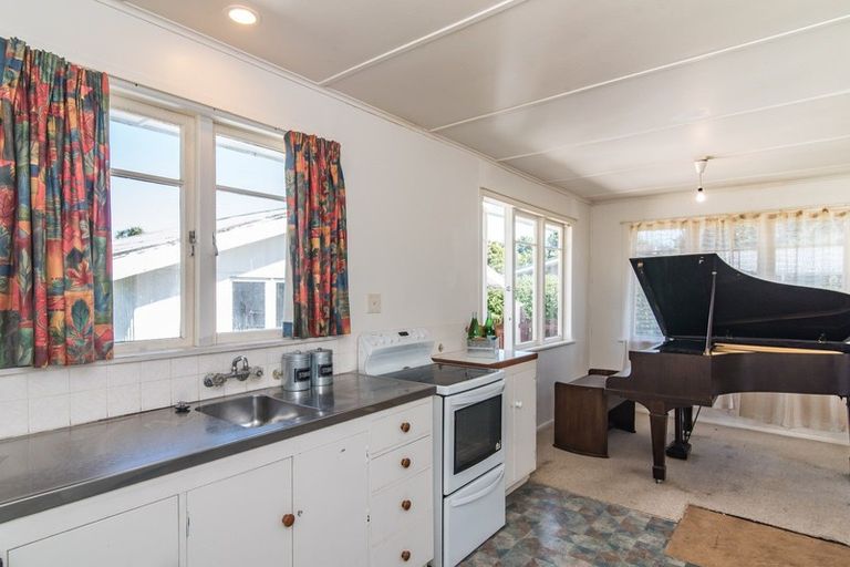 Photo of property in 246 Te Moana Road, Waikanae, 5036