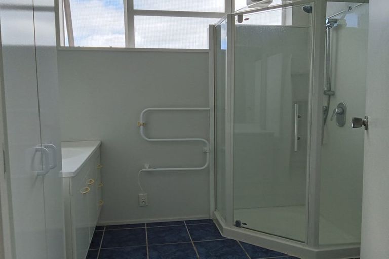 Photo of property in Grandstand Apartments, 37/80 Kent Terrace, Mount Victoria, Wellington, 6011