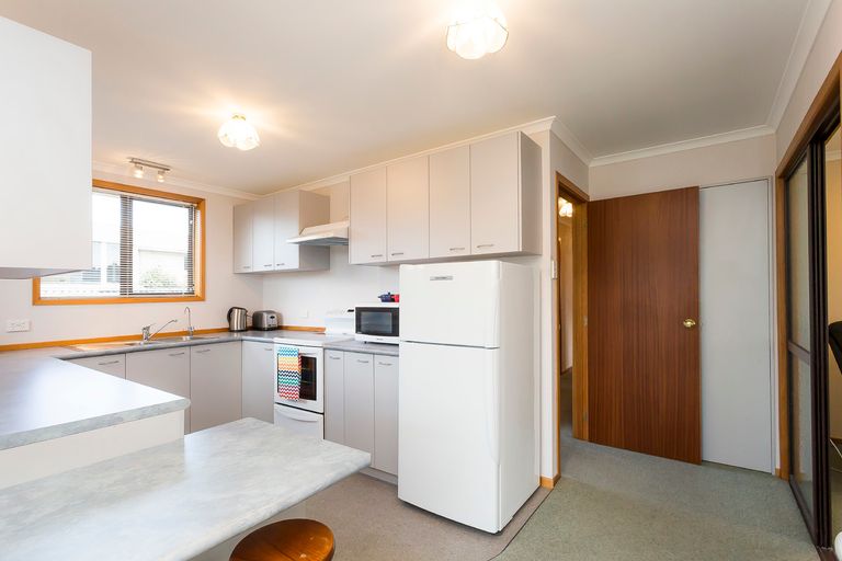 Photo of property in 1 Estuary Crescent, Fairfield, Dunedin, 9018