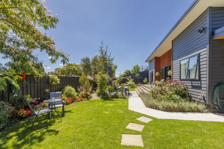 Photo of property in 3 Russell Street, Otane, 4202