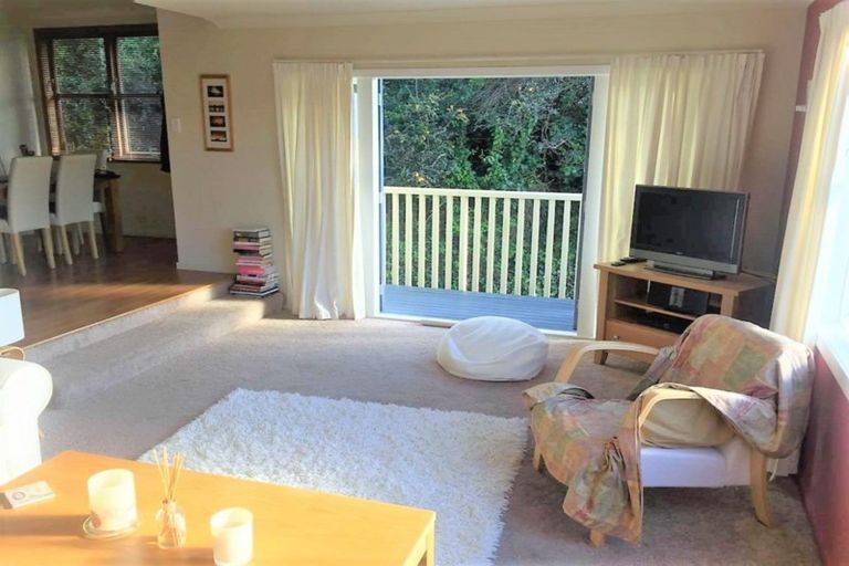 Photo of property in 30 Voltaire Street, Karori, Wellington, 6012