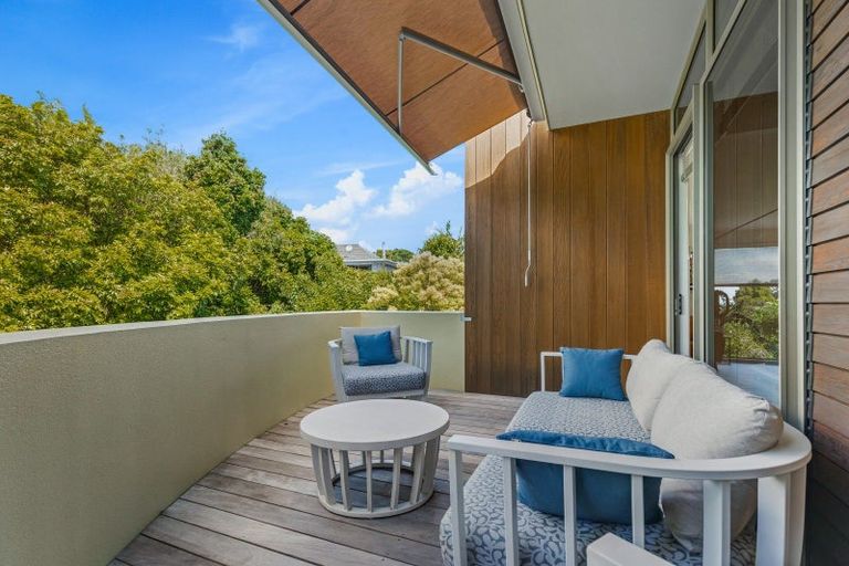 Photo of property in 2/25 Auld Street, Torbay, Auckland, 0630