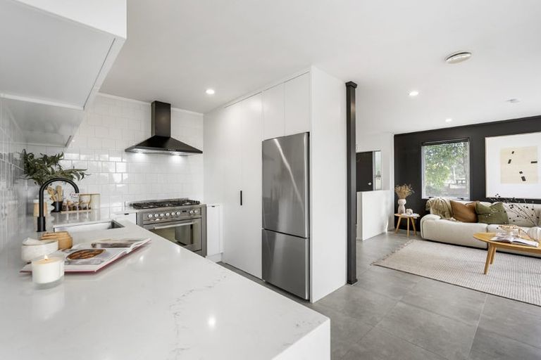 Photo of property in 36 Aldern Road, Massey, Auckland, 0614