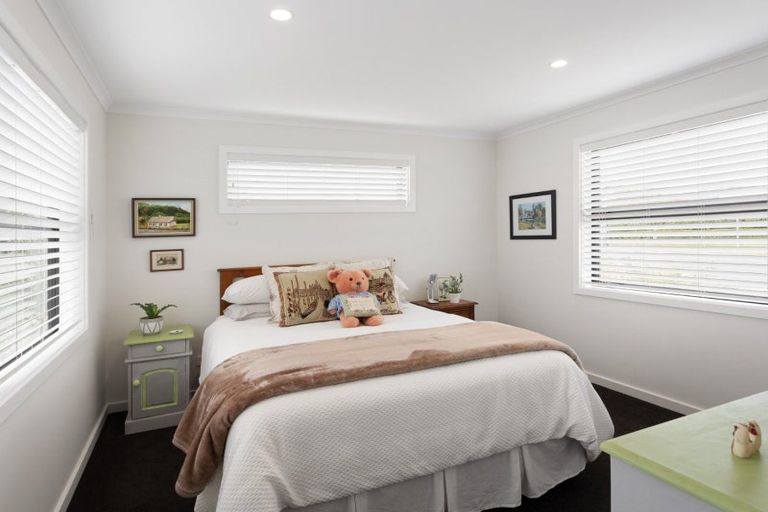 Photo of property in 1 Makura Drive, Papamoa Beach, Papamoa, 3118