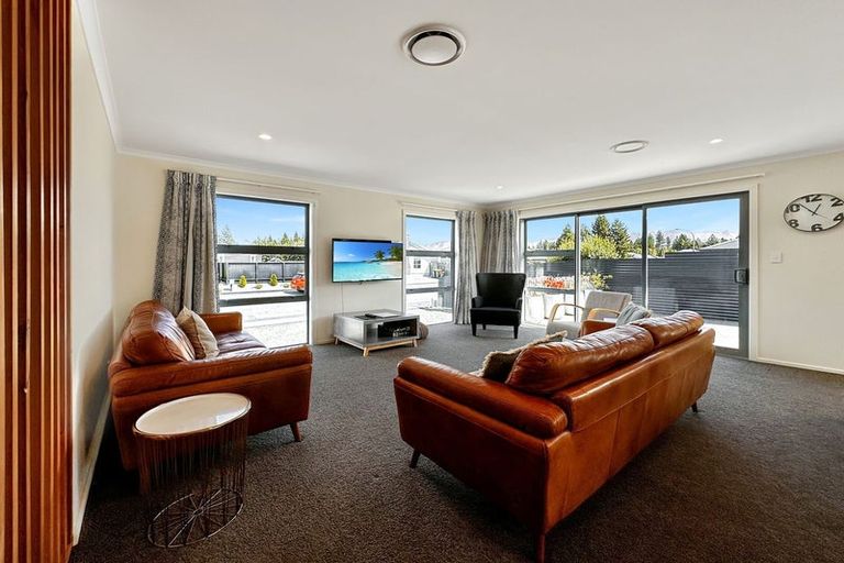 Photo of property in 16 Rhoboro Road, Twizel, 7901