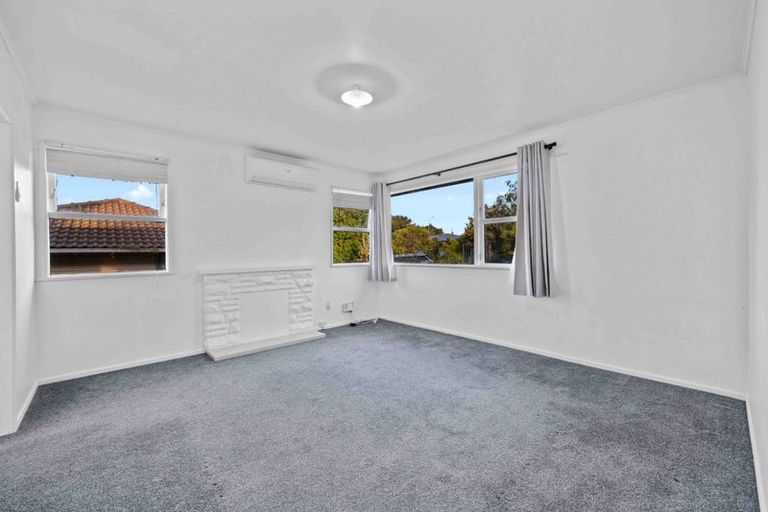 Photo of property in 6 Kirby Street, Glendene, Auckland, 0602