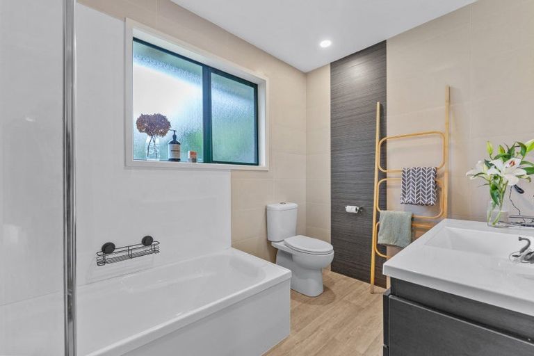 Photo of property in 211 Whitehills Road, Waitoki, Silverdale, 0994