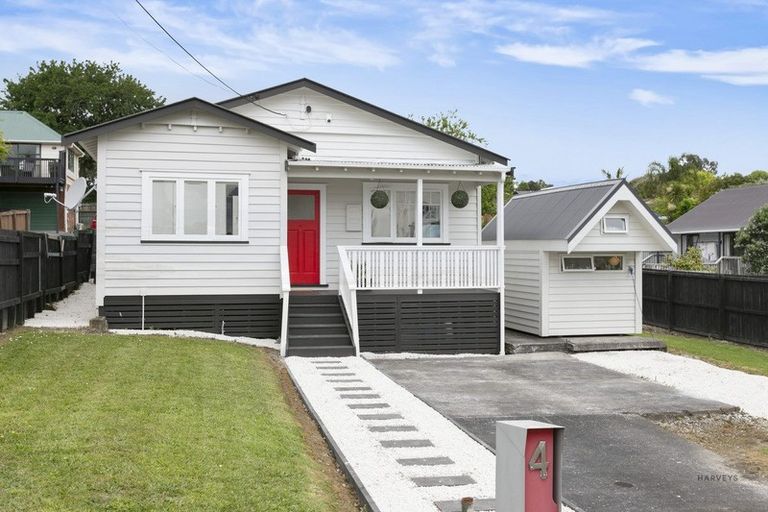 Photo of property in 4 Bowers Road, Glen Eden, Auckland, 0602