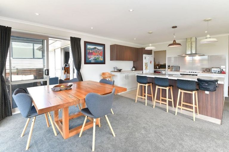 Photo of property in 8 Resolution Drive, Gulf Harbour, Whangaparaoa, 0930