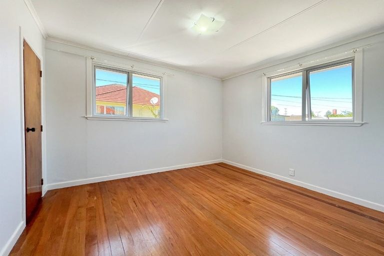 Photo of property in 1/34 Miro Street, New Lynn, Auckland, 0600