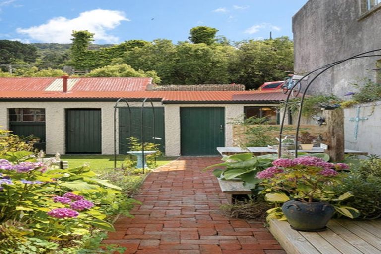 Photo of property in 247 Ravensbourne Road, Ravensbourne, Dunedin, 9022