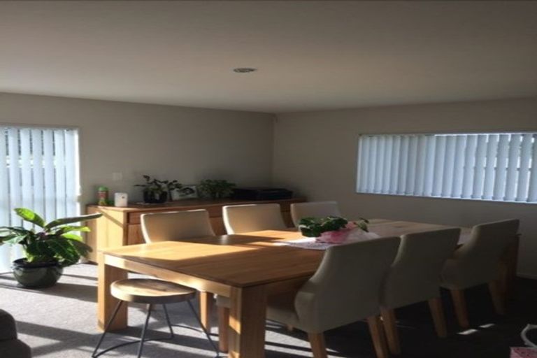 Photo of property in 110 Popokatea Drive, Takanini, 2112