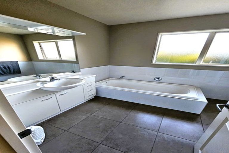 Photo of property in 71 Lamorna Road, Parklands, Christchurch, 8083