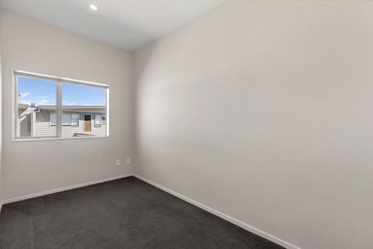 Photo of property in 6/45a Swanson Road, Henderson, Auckland, 0610
