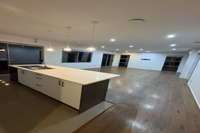 Photo of property in 1 Sunshine Boulevard, Sunnyvale, Auckland, 0612