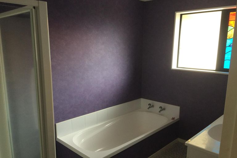 Photo of property in 4 Boston Parade, Kelvin Grove, Palmerston North, 4414