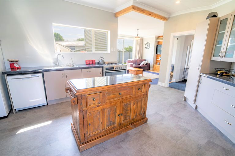 Photo of property in 58 Mauchline Street, Wallacetown, 9816