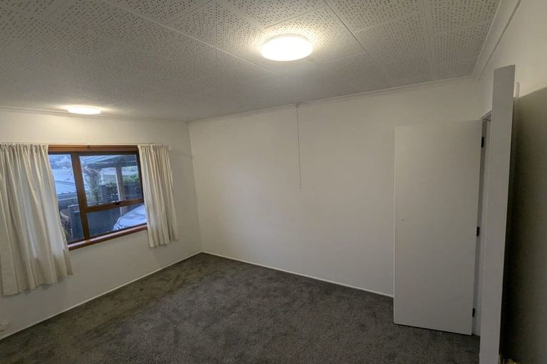 Photo of property in 1/46 Lyons Avenue, Murrays Bay, Auckland, 0630