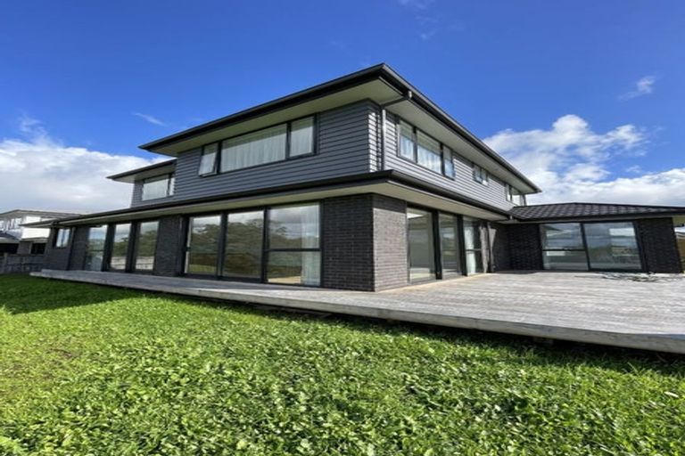 Photo of property in 46 Sunningdale Street, Wattle Downs, Auckland, 2103