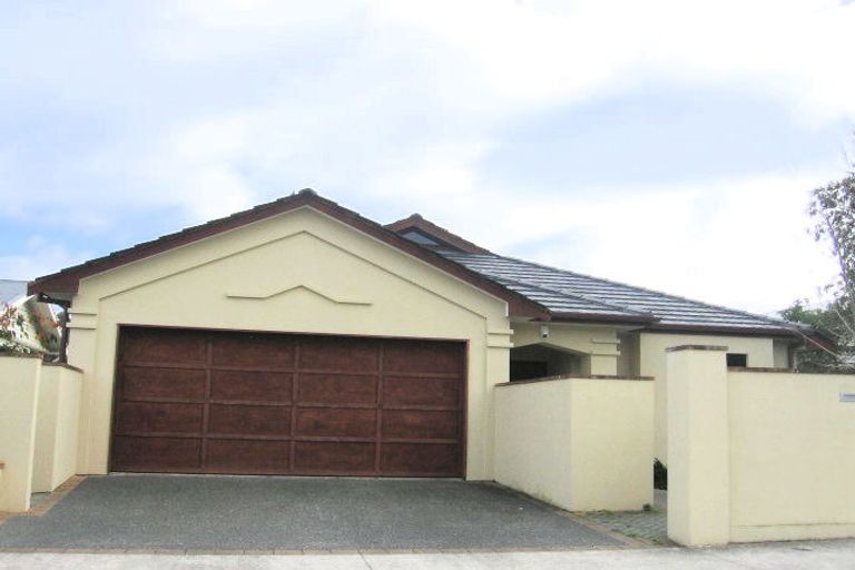 Photo of property in 73 Hautana Street, Woburn, Lower Hutt, 5010