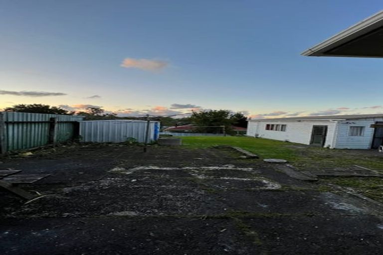 Photo of property in 43 Rosier Road, Glen Eden, Auckland, 0602