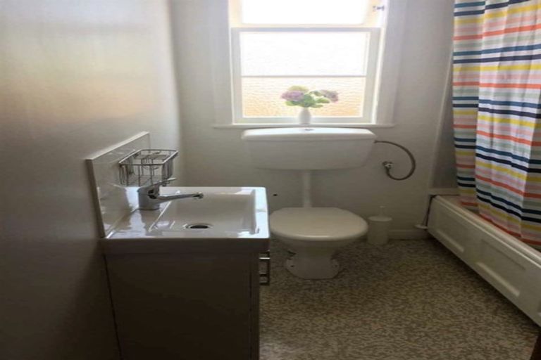 Photo of property in 133 Derwent Street, Island Bay, Wellington, 6023