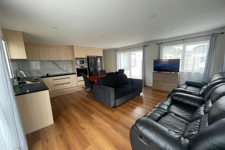 Photo of property in 52 Landon Avenue, Mangere East, Auckland, 2024