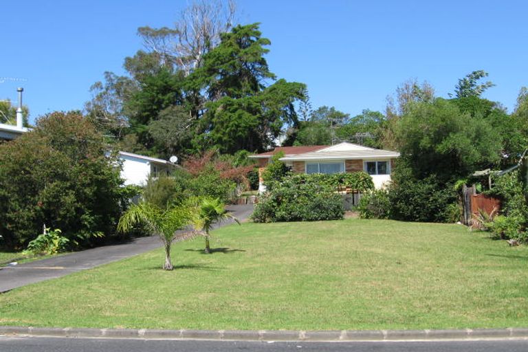 Photo of property in 2/24 Glenvar Road, Torbay, Auckland, 0630