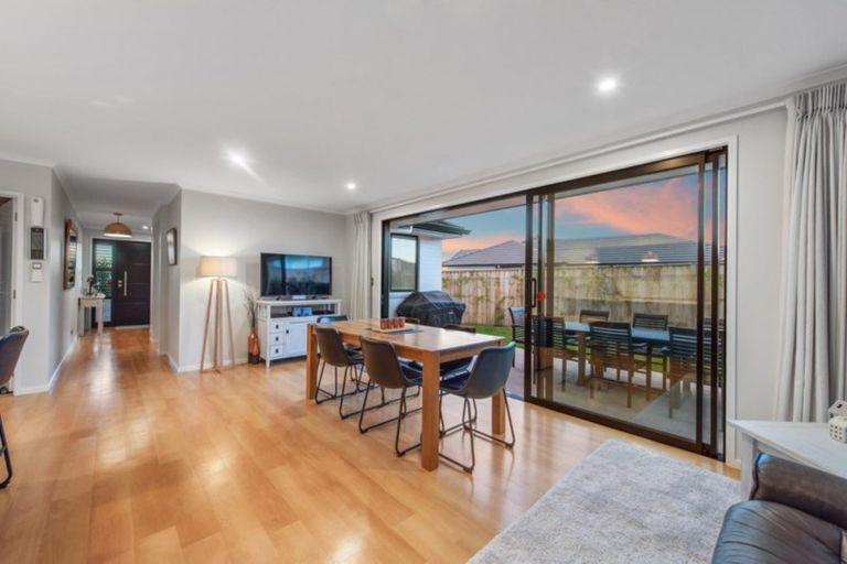 Photo of property in 98 Puhirake Crescent, Pyes Pa, Tauranga, 3112